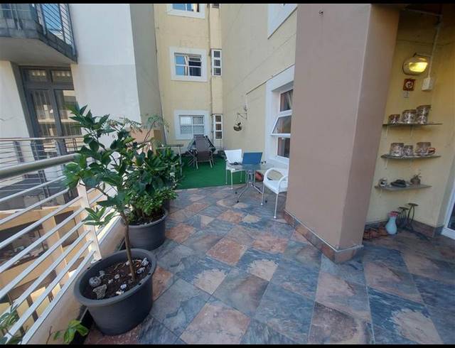 2 BEDROOM APARTMENT FOR SALE IN UMHLANGA RIDGE
